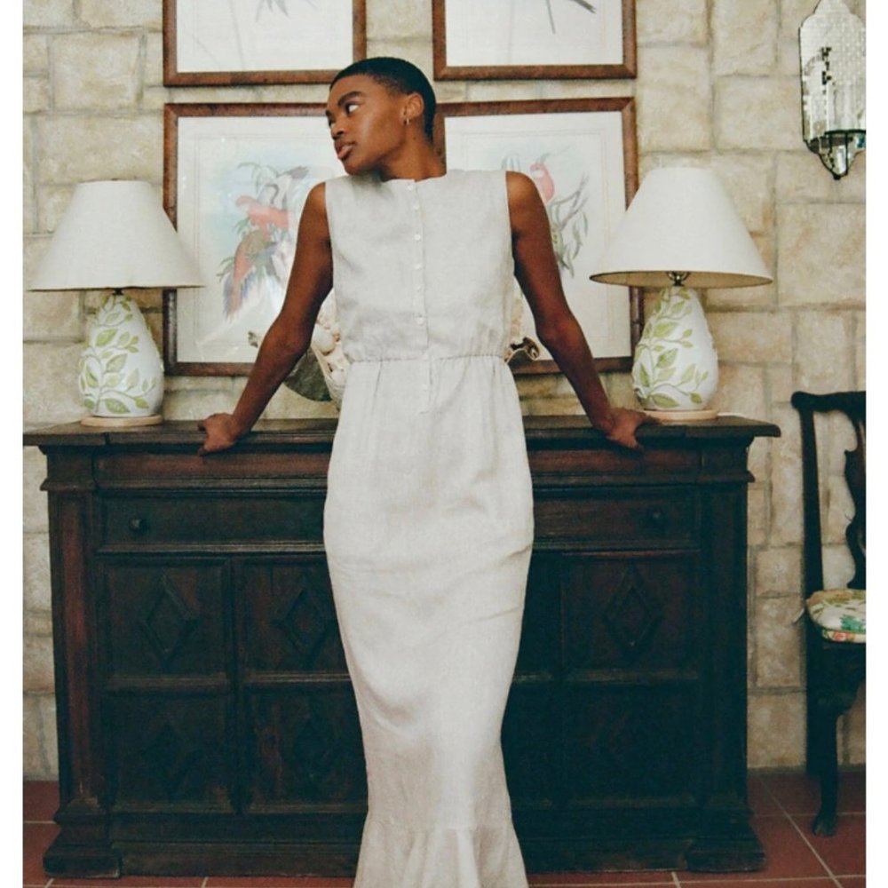 Coco Shop Antigua Sleveless Dress in Beige Linen - Picture 2 of 3